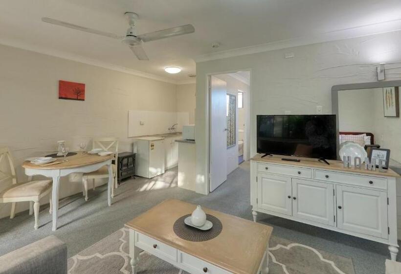 스위트, Grafton Lodge Motel