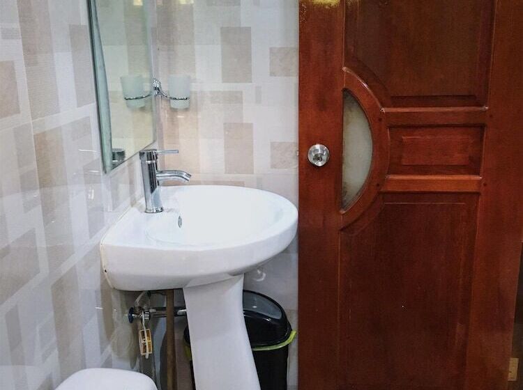 اتاق لوکس, Big Creek Mansion