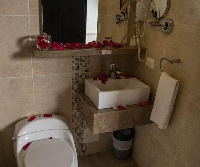 Полулюкс, Bolivar Plaza