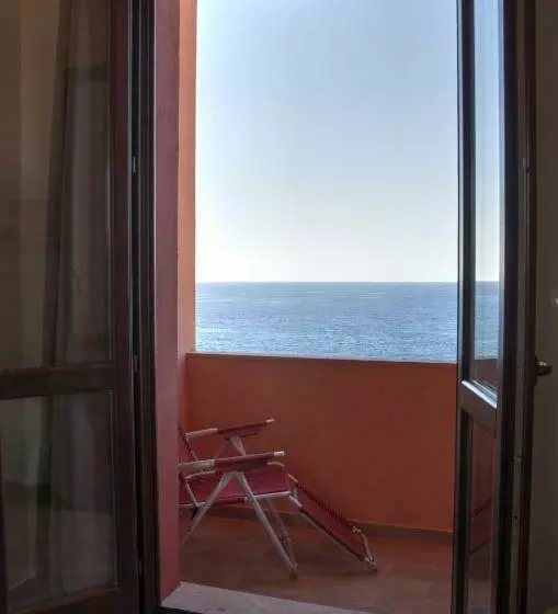 اتاق استاندارد یک نفره, Bue Marino