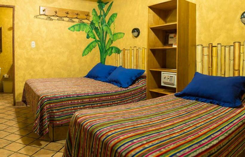 Pokój Standard Trzyosobowy, El Sano Banano Beachside