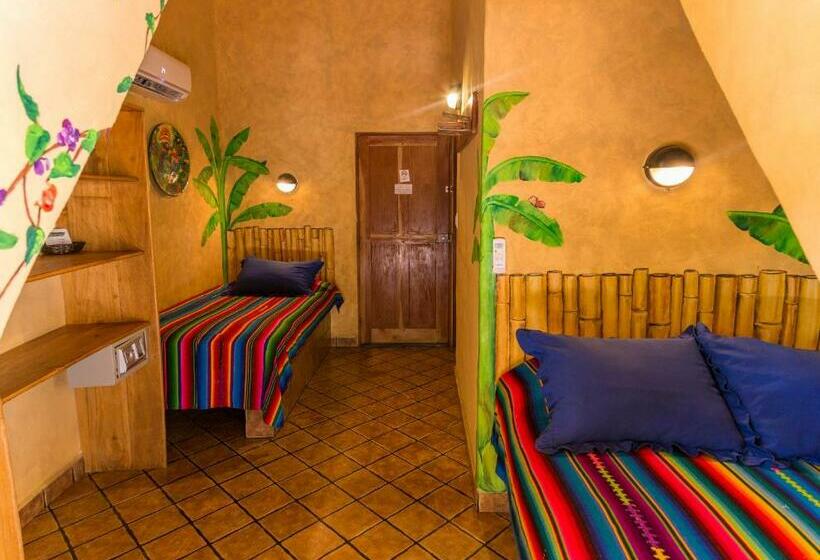 غرفة قياسية ثلاثية, El Sano Banano Beachside