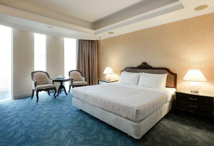 اتاق استاندارد, Forbes