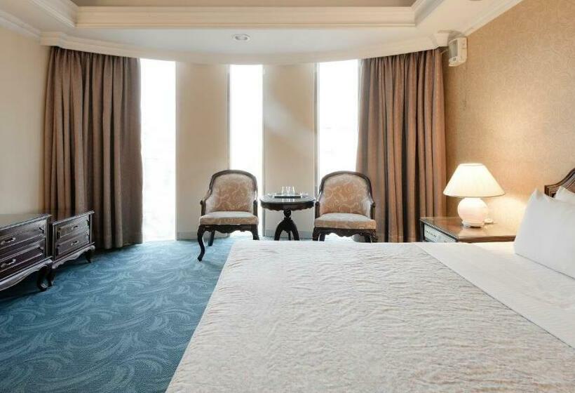 اتاق استاندارد, Forbes