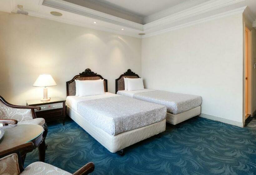 اتاق استاندارد, Forbes