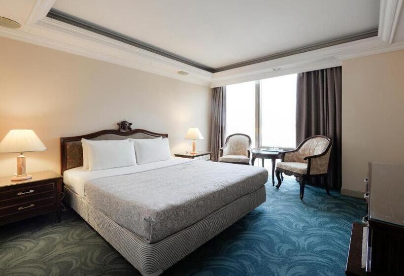 اتاق استاندارد, Forbes