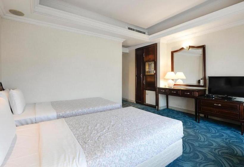 اتاق اکونومی, Forbes