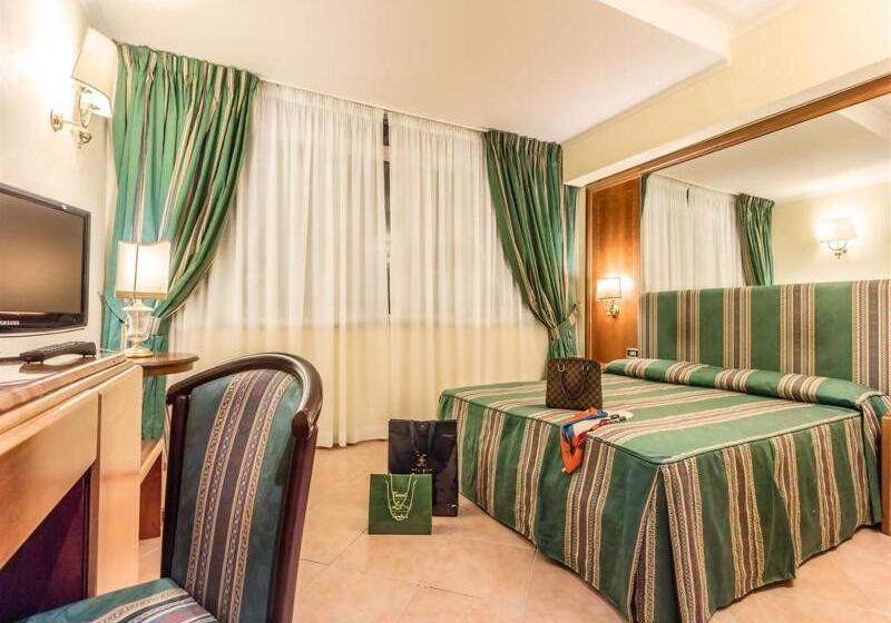 اتاق استاندارد سه نفره, Forbes