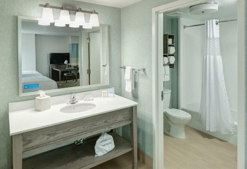 Люкс Executive Кровать Кинг, Hampton Inn & Suites Carolina Beach Oceanfront