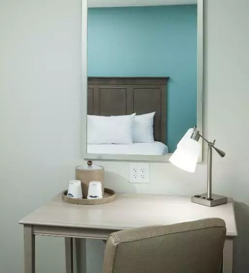 オーシャンビュースタンダードルームバルコニー付き, Hampton Inn & Suites Carolina Beach Oceanfront