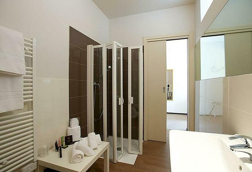 ジュニアスイート, Leon D Oro