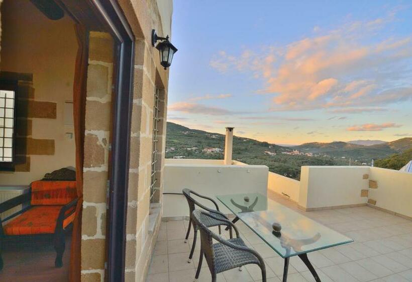 דירת חדר, Maria Villas