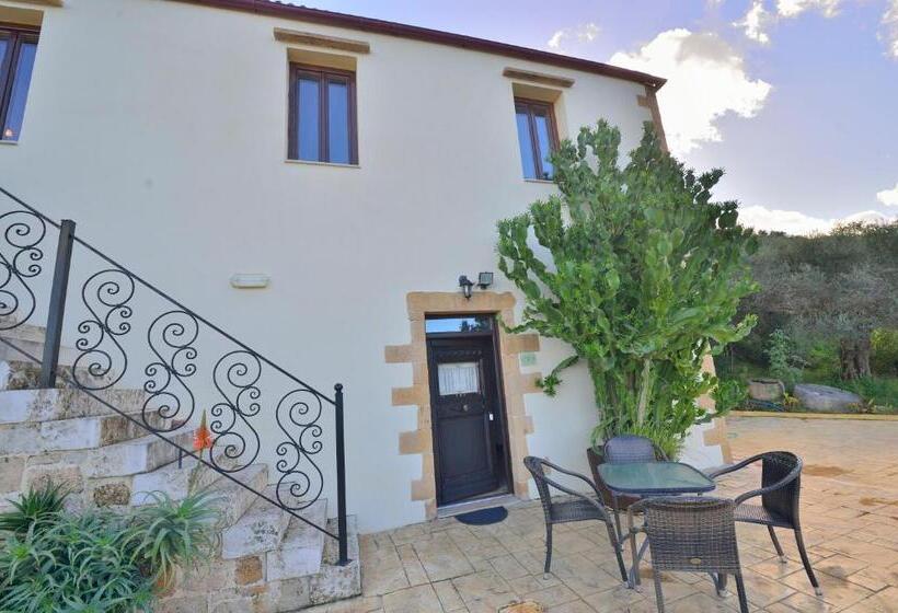 דירת חדר סופריור, Maria Villas