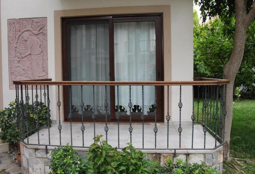 スタンダードルーム, Nirvana