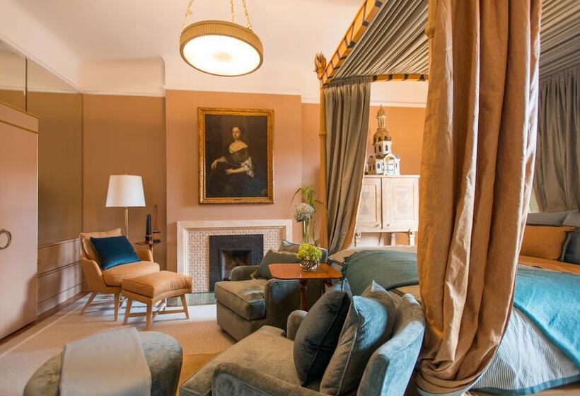 スタンダードルーム, The Ivy