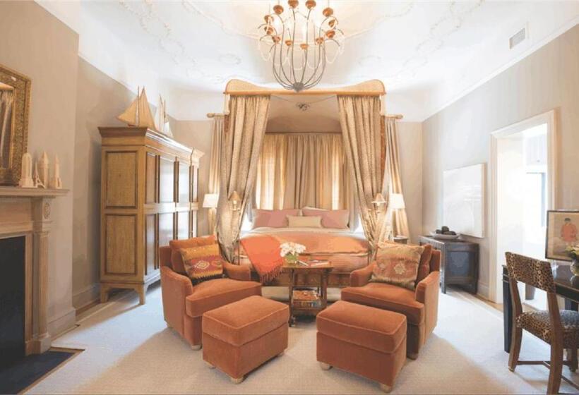 スタンダードルーム, The Ivy