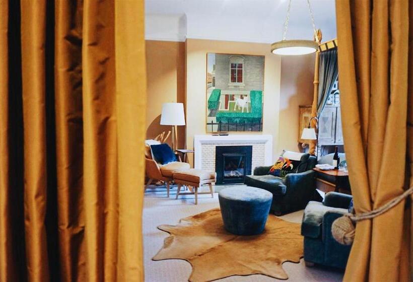 スタンダードルーム, The Ivy