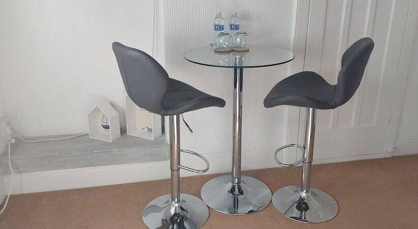 标准间, Trentham House