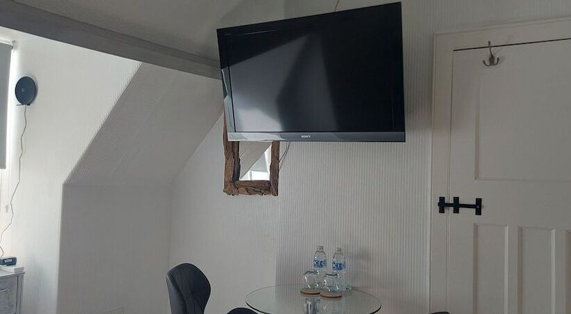 标准间, Trentham House