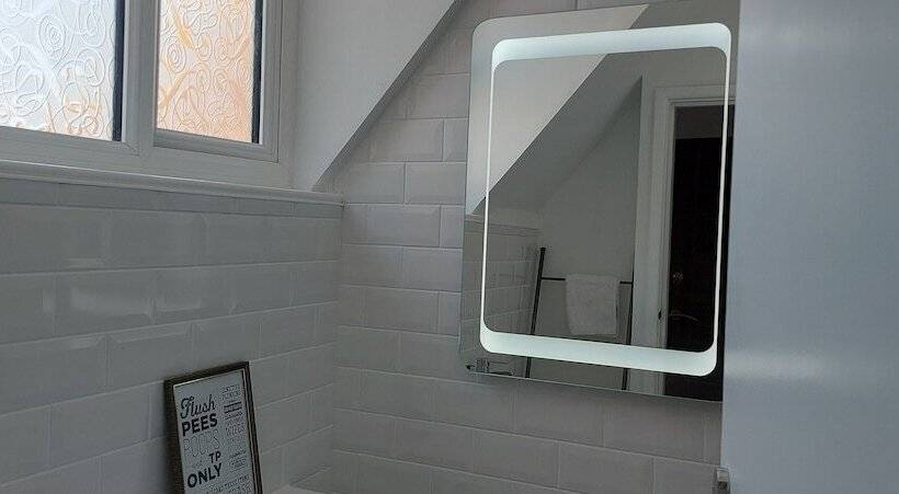 家庭间, Trentham House