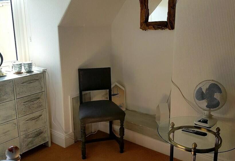 标准间, Trentham House