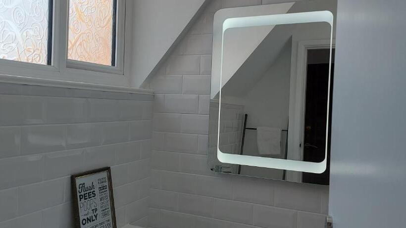 家庭间, Trentham House