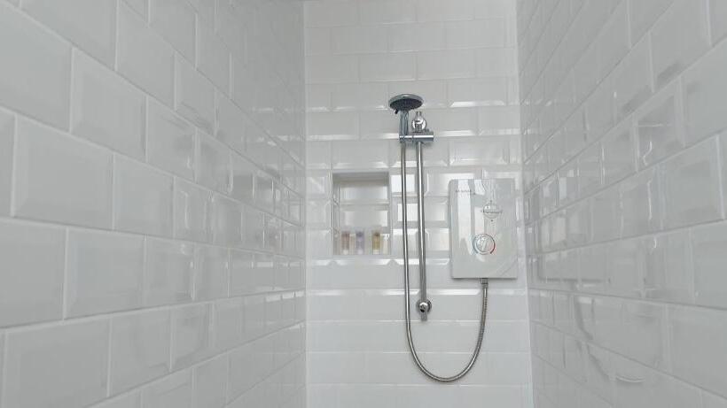 家庭间, Trentham House