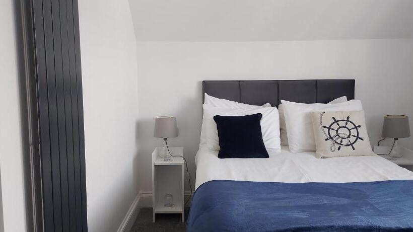 家庭间, Trentham House