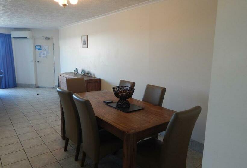 Апартаменты 2 Спальни с Балконом, Tranquil Shores Holiday Apartments