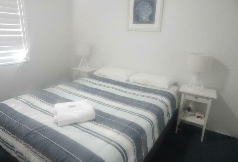 Апартаменты 2 Спальни с Балконом, Tranquil Shores Holiday Apartments