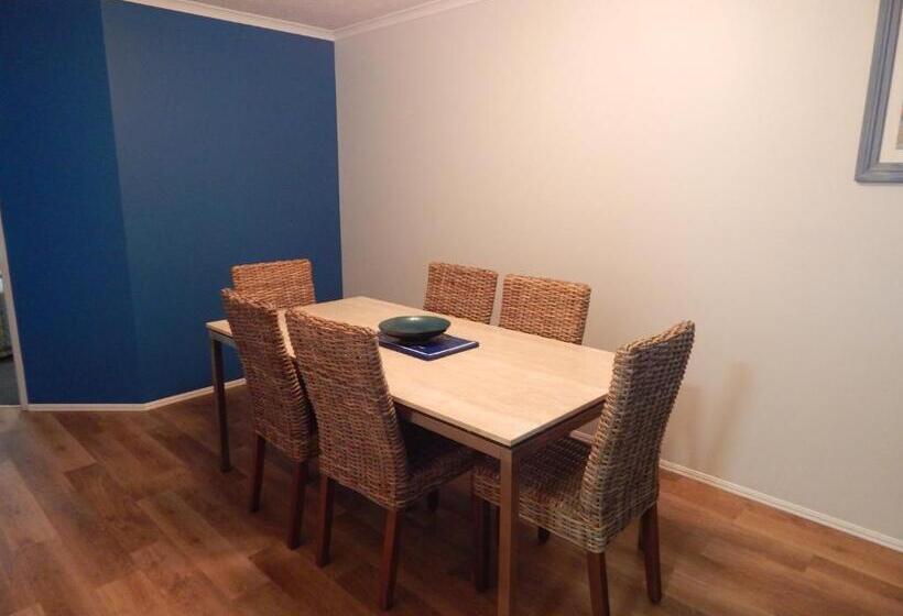 Апартаменты 2 Спальни, Tranquil Shores Holiday Apartments