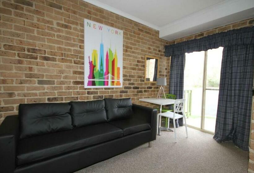 חדר משפחתי דלוקס, Acacia Snowy Motel