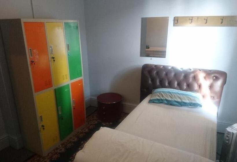 スタンダードルーム, Backpackers Imperial