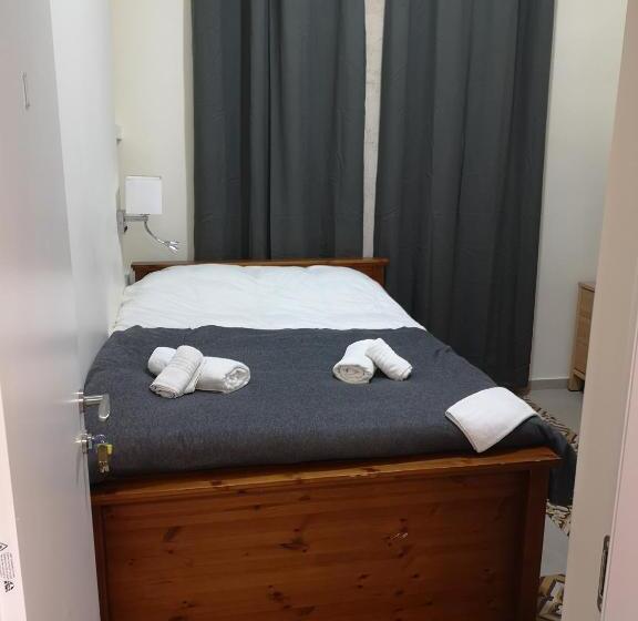 غرفة قياسية مزوَّدة بشُرفة, Allenby 2 Bed & Breakfast