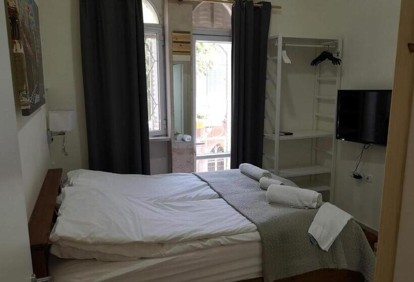 غرفة قياسية مزوَّدة بشُرفة, Allenby 2 Bed & Breakfast