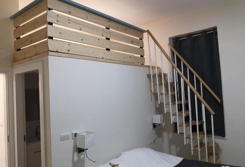 غرفة ديلوكس مزودة بشرفة, Allenby 2 Bed & Breakfast