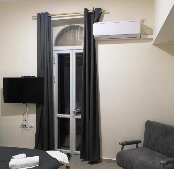 غرفة ديلوكس مزودة بشرفة, Allenby 2 Bed & Breakfast