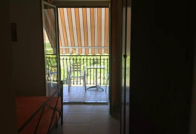 キングサイズベッドのスタンダードルーム, B&b Il Sole Nascente