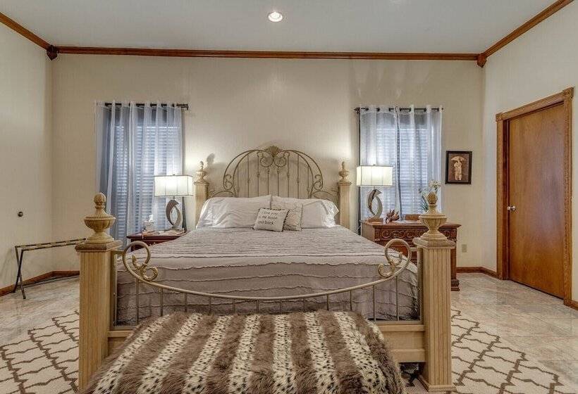 חדר דלוקס, The Whispering Pines Inn