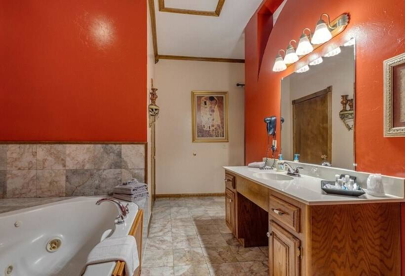 غرفة ديلوكس, The Whispering Pines Inn