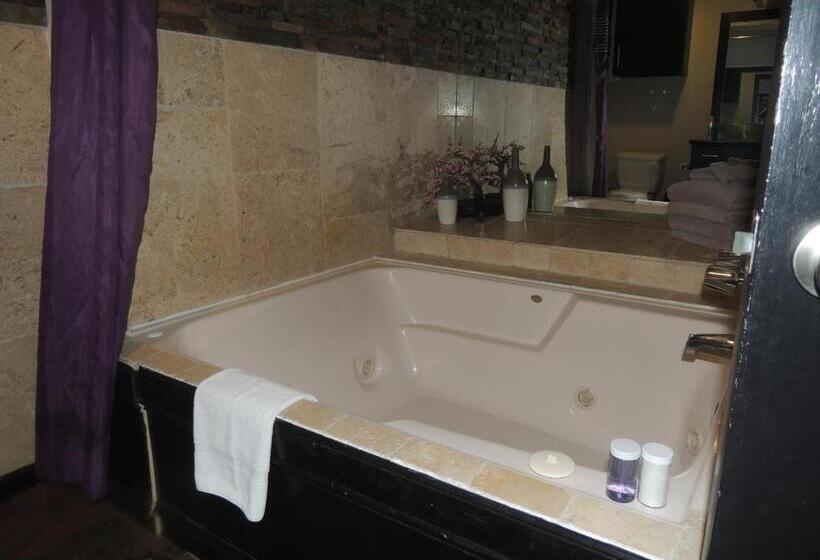 חדר סטנדרט עם מיטת קינג, The Whispering Pines Inn