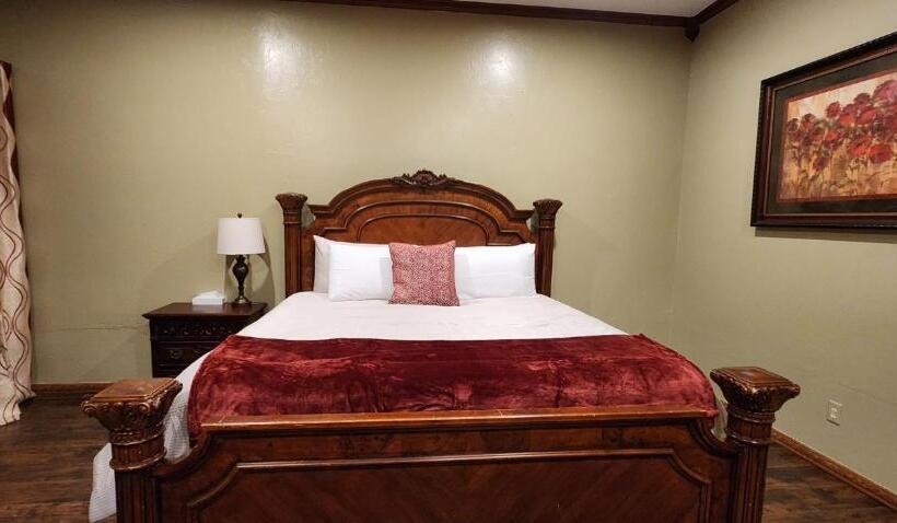 غرفة ديلوكس, The Whispering Pines Inn