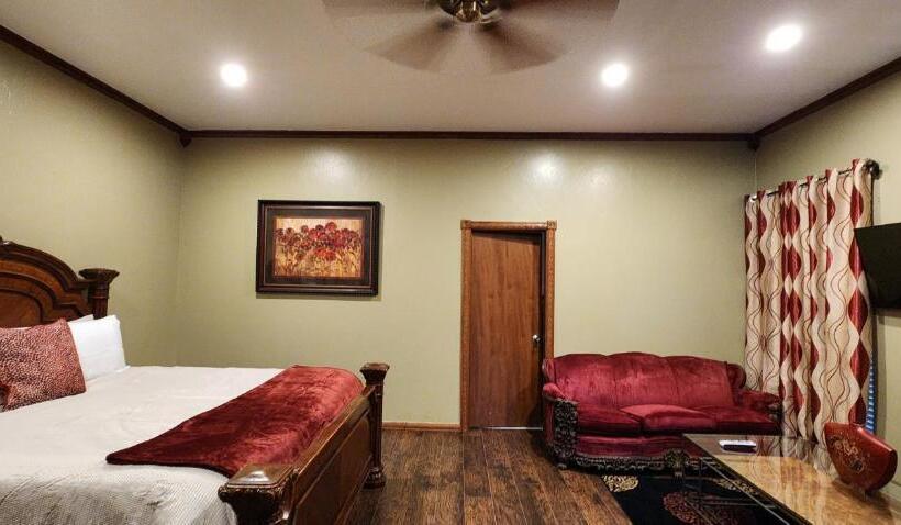 חדר דלוקס, The Whispering Pines Inn