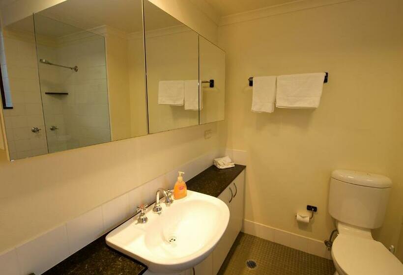 דירת שלושה חדרים, Byron Links Apartments