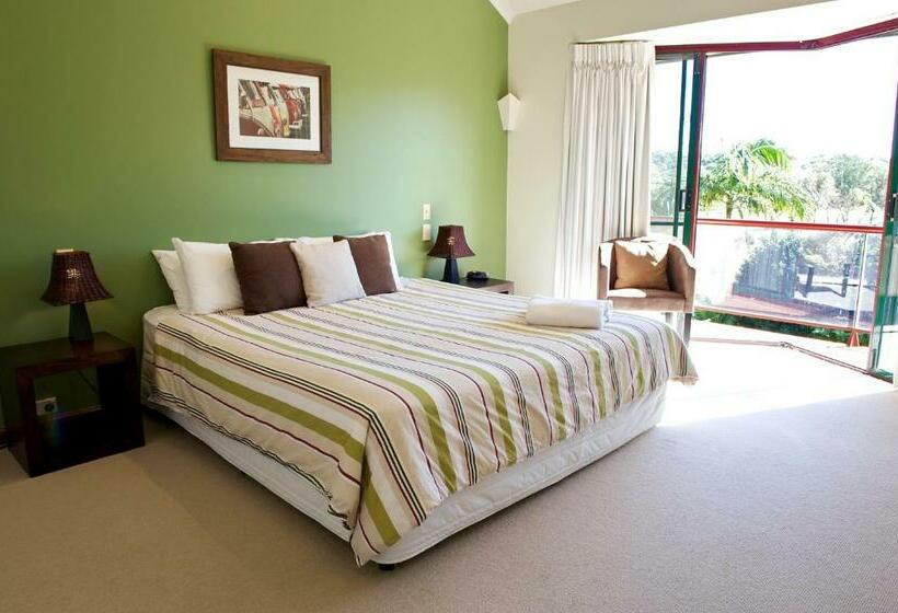 דירת שלושה חדרים, Byron Links Apartments