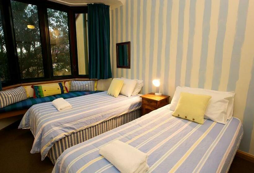 דירת שלושה חדרים, Byron Links Apartments