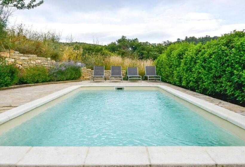 标准三人间, Domaine De Fraisse