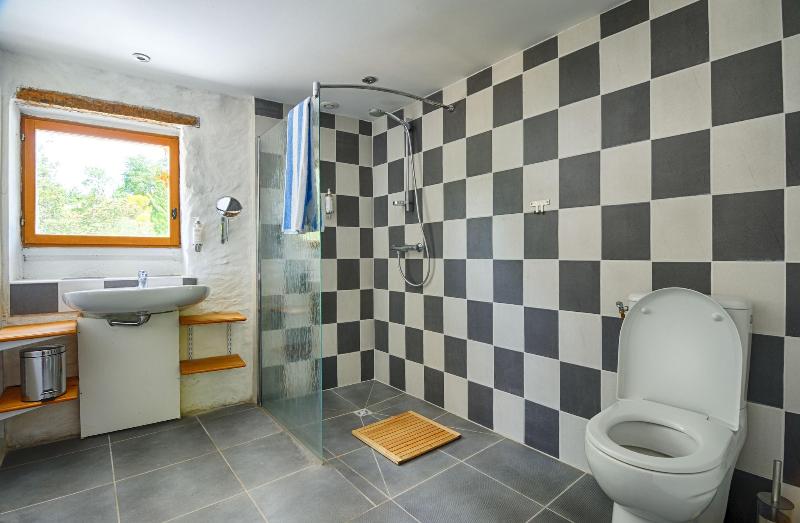 标准三人间, Domaine De Fraisse