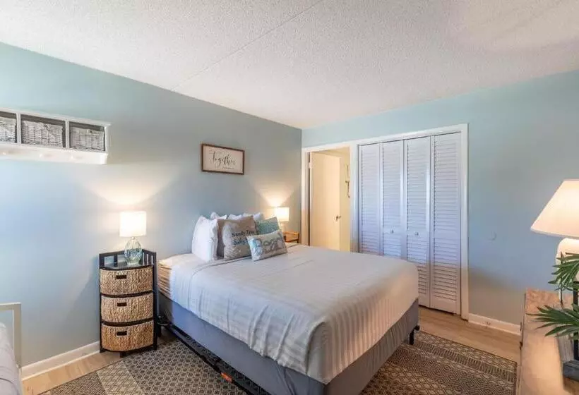 2 Bedroom Apartment with Views, Bay Club Resort