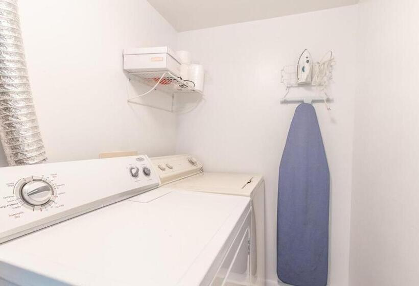 2 Bedroom Apartment with Views, Bay Club Resort